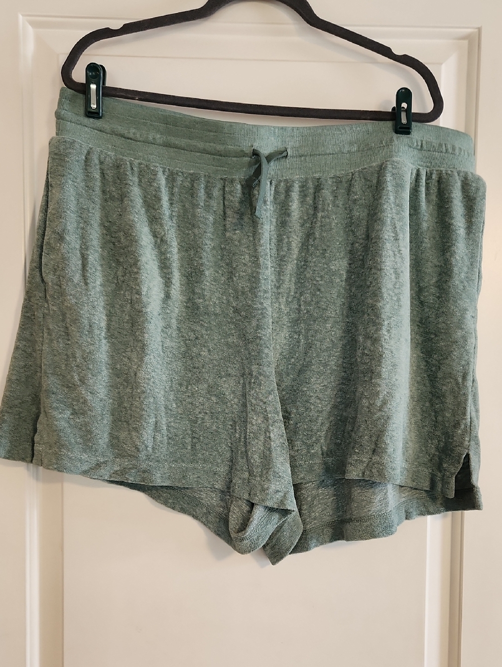 Old Navy Lounge Shorts in Heather Sage Green - XXL